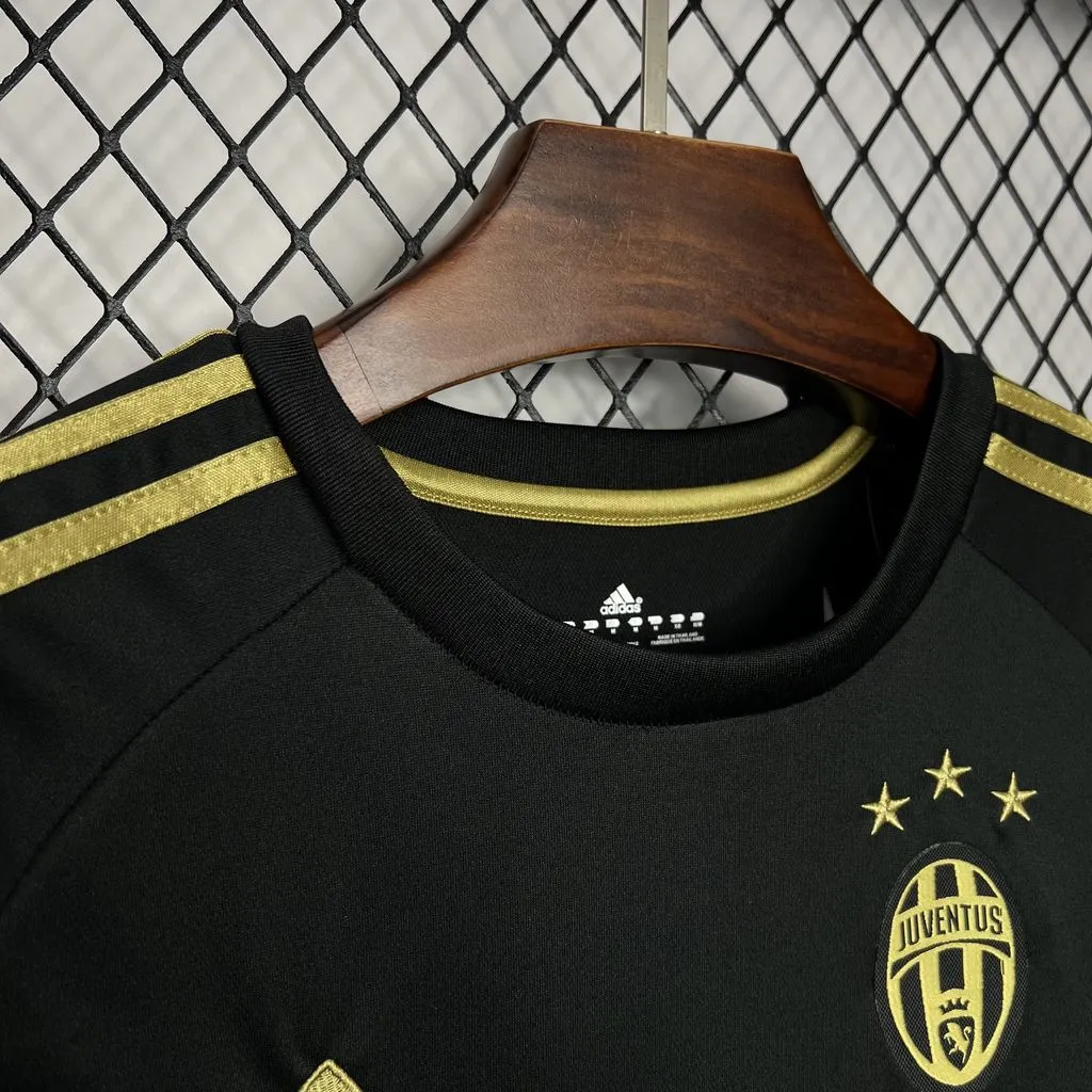 15-16 Juventus Third Retro Kit