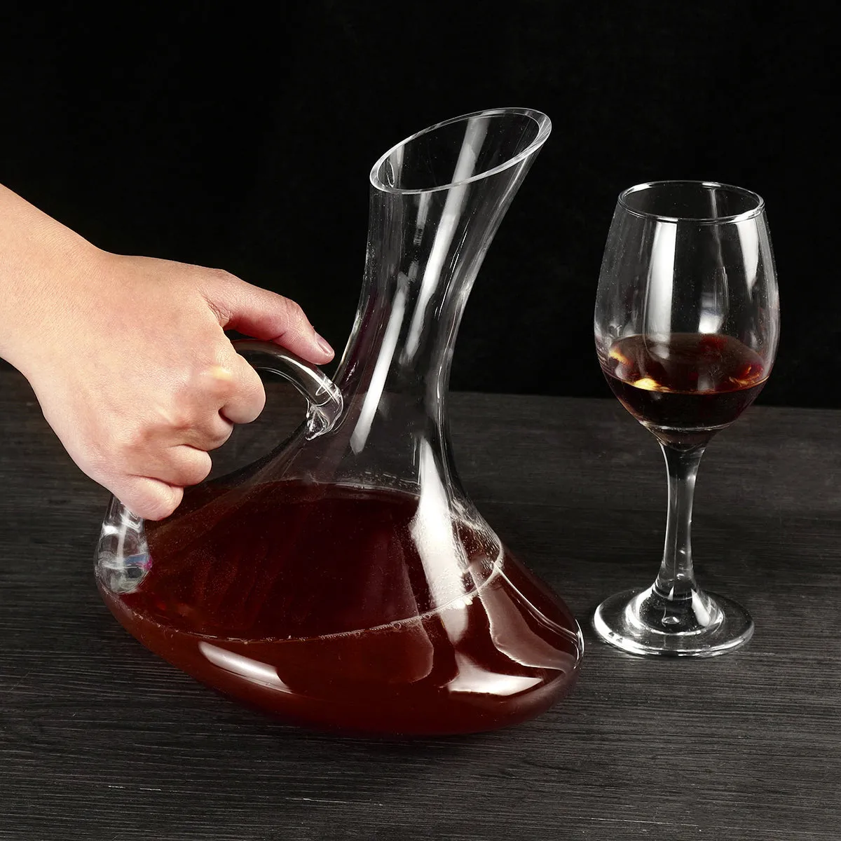 1700ML Crystal Glass Decanter and 4 Cups Elegant Pourer Carafe Lead-Free Gift Table Aerator Carafe