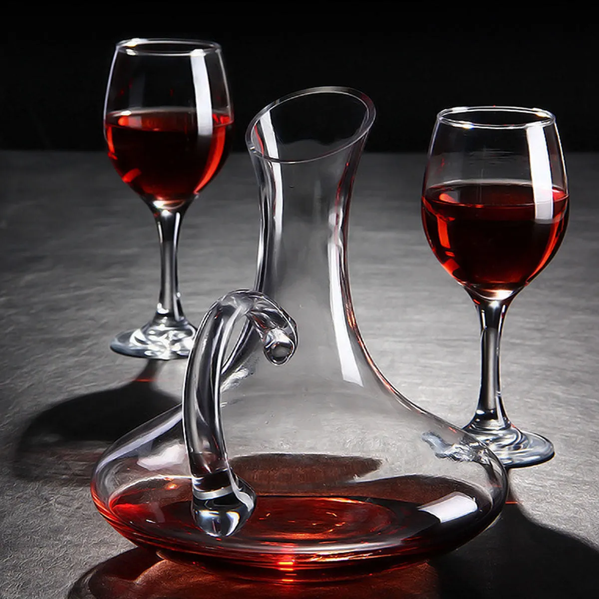 1700ML Crystal Glass Decanter and 4 Cups Elegant Pourer Carafe Lead-Free Gift Table Aerator Carafe