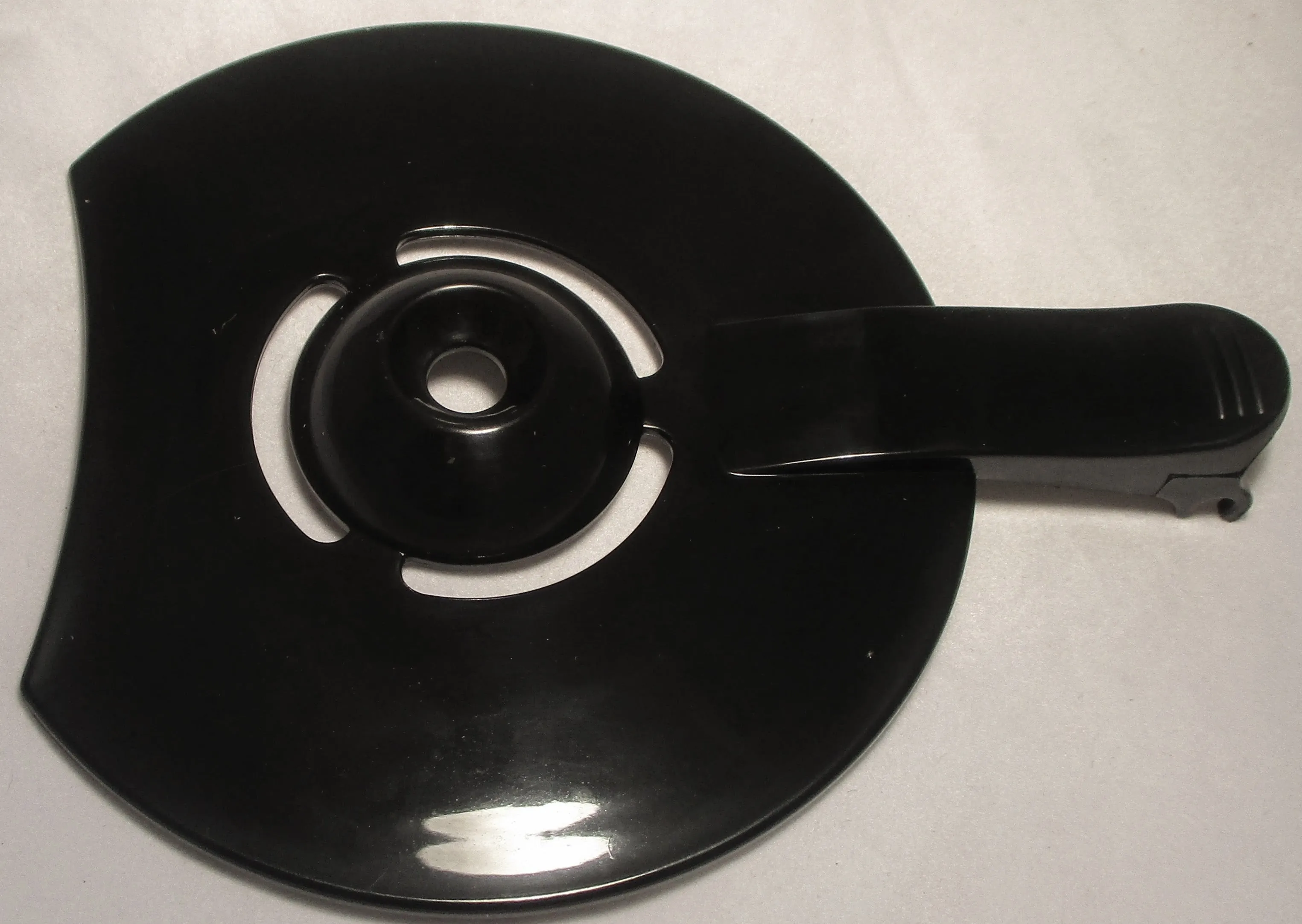 CM1200BC-02 (Hinged Carafe Lid Black)