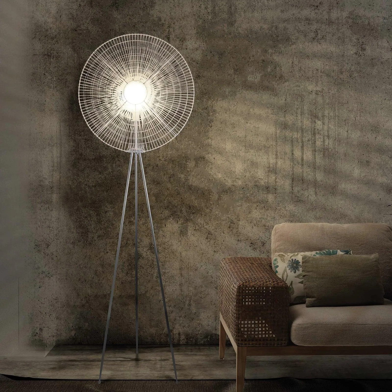 HALO TRIPOD LAMP