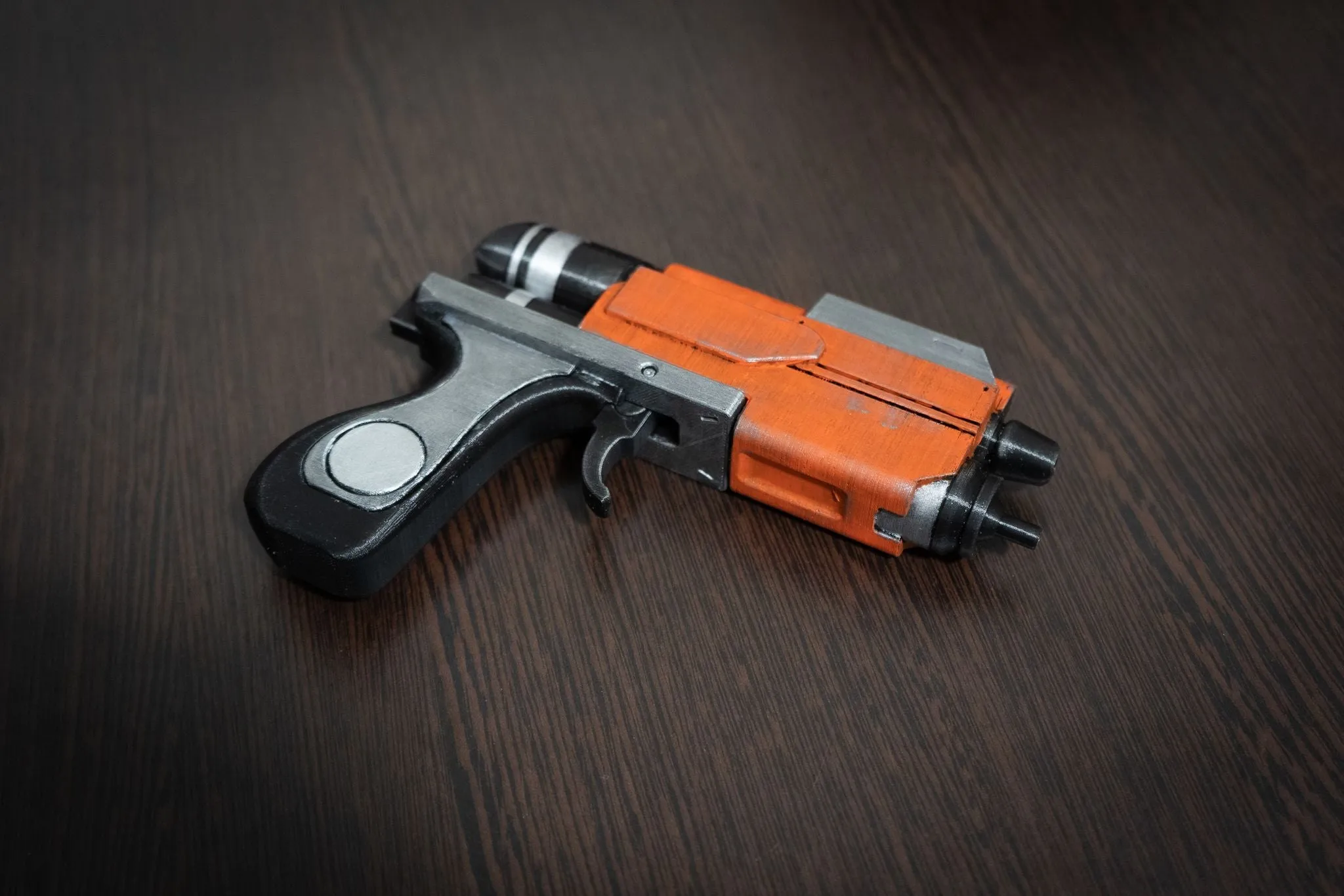 The Blurrg-1120 Holdout Blaster – Star Wars Hera Syndulla Replica for Cosplay