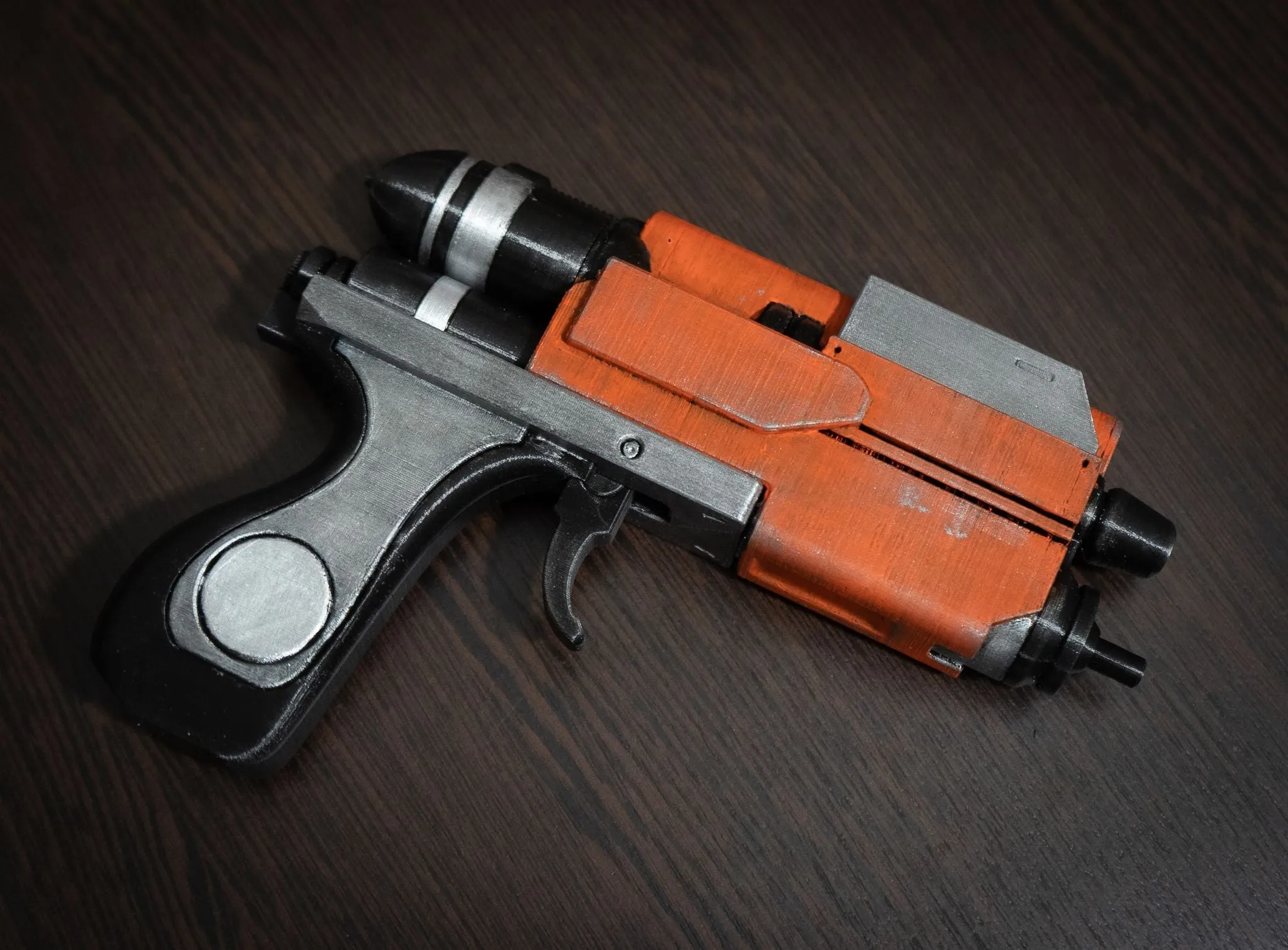 The Blurrg-1120 Holdout Blaster – Star Wars Hera Syndulla Replica for Cosplay