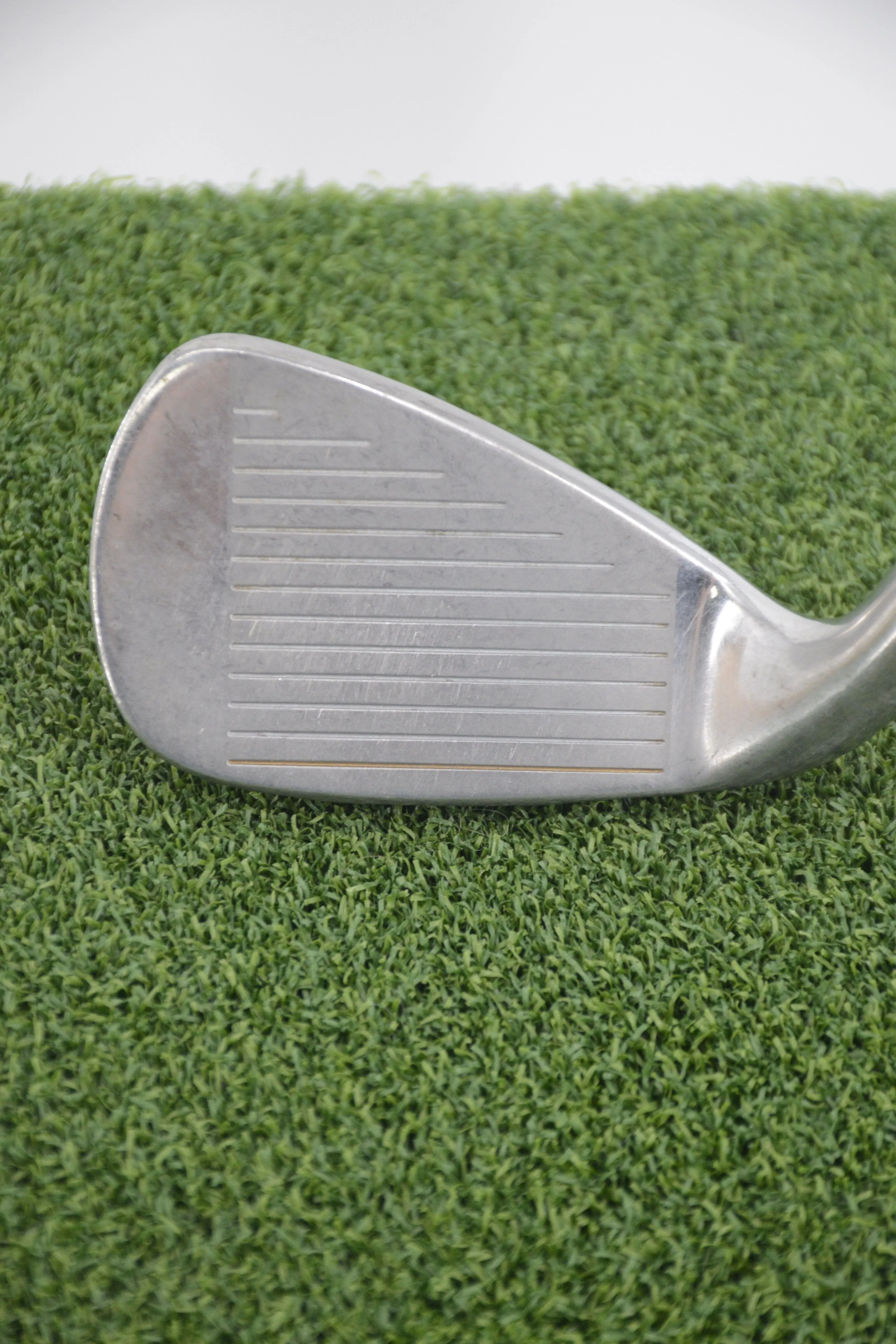 Wilson D7 9 Iron S Flex 35.75"